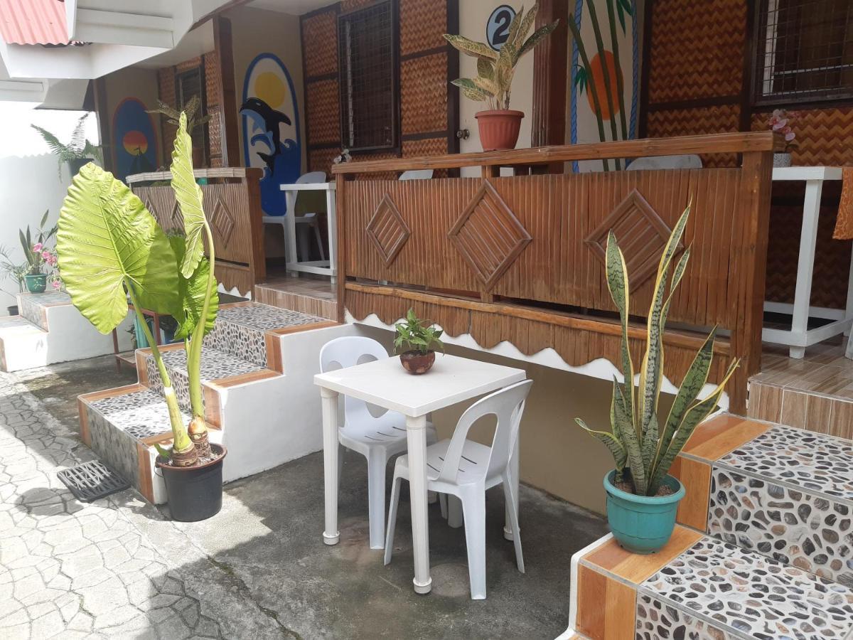 Sandstorm And Cafe Apartment Puerto Galera